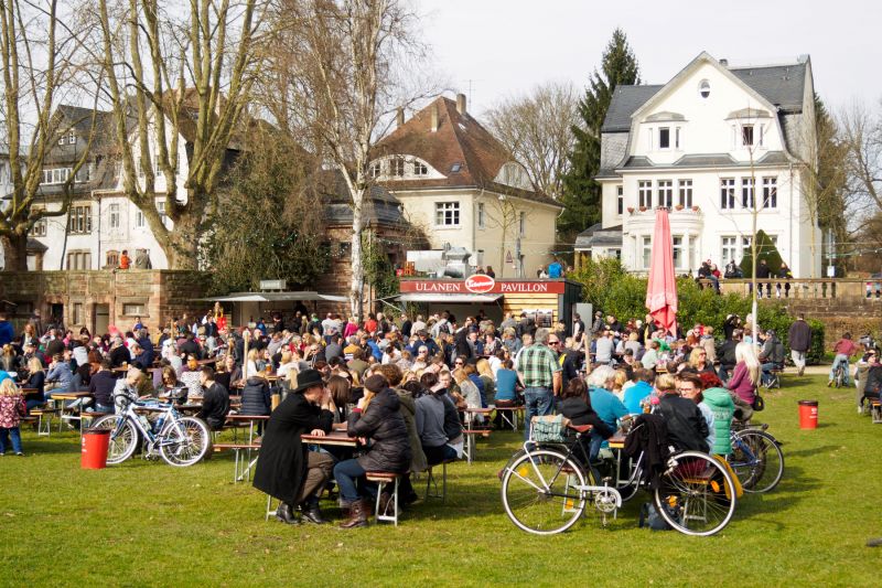 Ulanenpavillon Biergarten at Staden