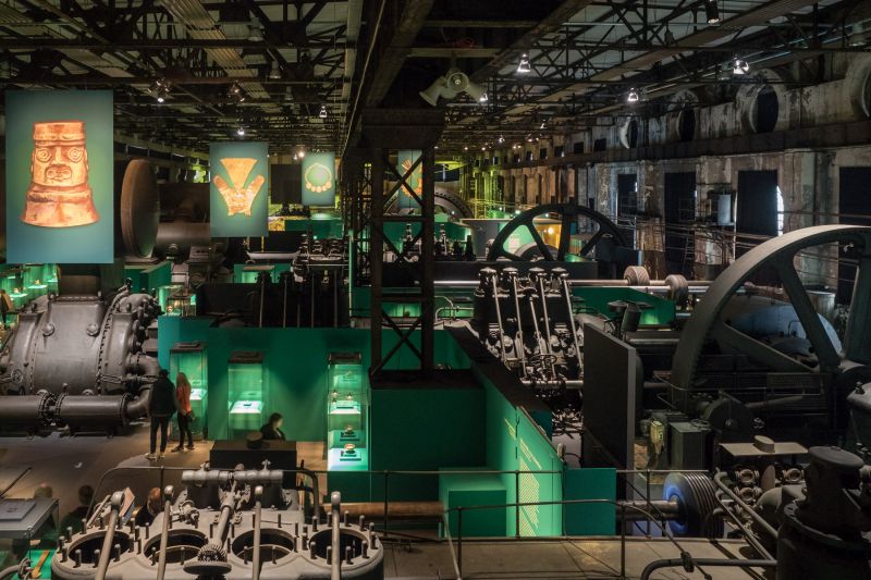 Ausstellungen werden in den ehemaligen Maschinenhallen angeboten